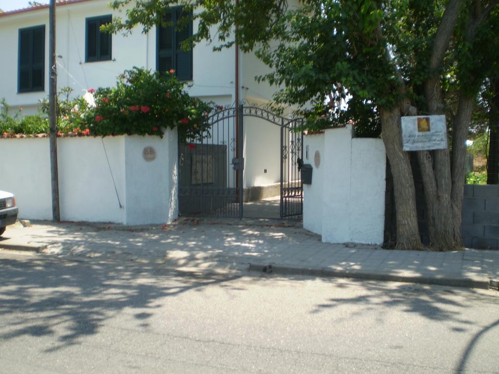 Il Giardino Di Emilio Bed & Breakfast Marrubiu Ruang foto