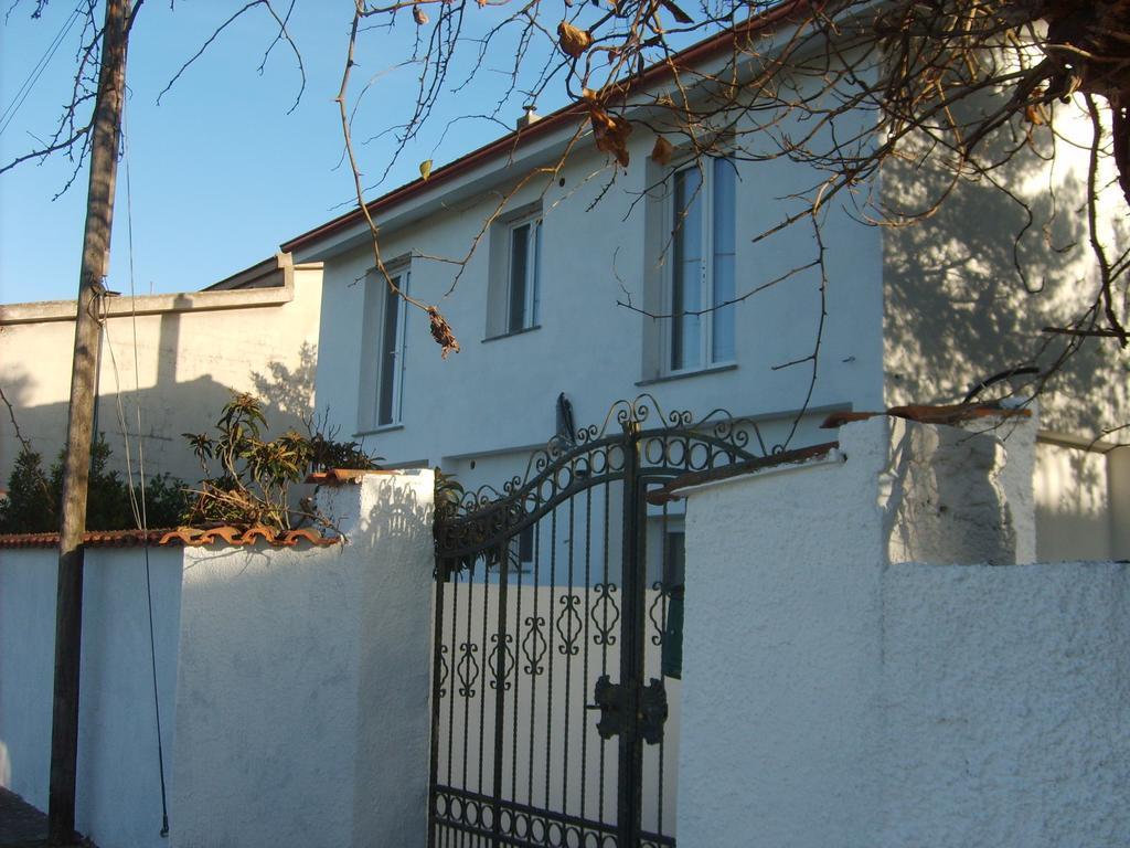 Il Giardino Di Emilio Bed & Breakfast Marrubiu Bagian luar foto